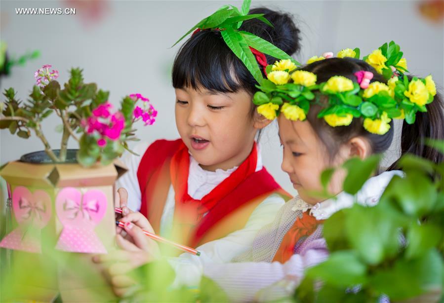 #CHINA-INNER MONGOLIA-CLASSROOM-PLANTS(CN)