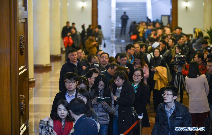 (TWO SESSIONS)CHINA-BEIJING-CPPCC-JOURNALISTS-CREDENTIALS (CN)