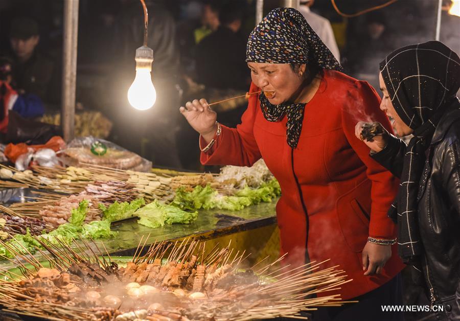 CHINA-XINJIANG-NIGHT MARKET (CN)