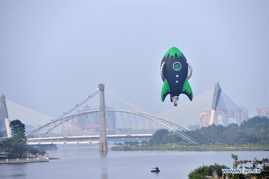 MALAYSIA-PUTRAJAYA-FESTIVAL-HOT AIR BALLOONS