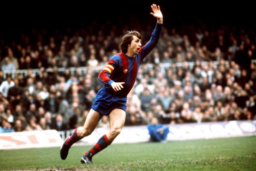 Dutch footballers pass on tradition