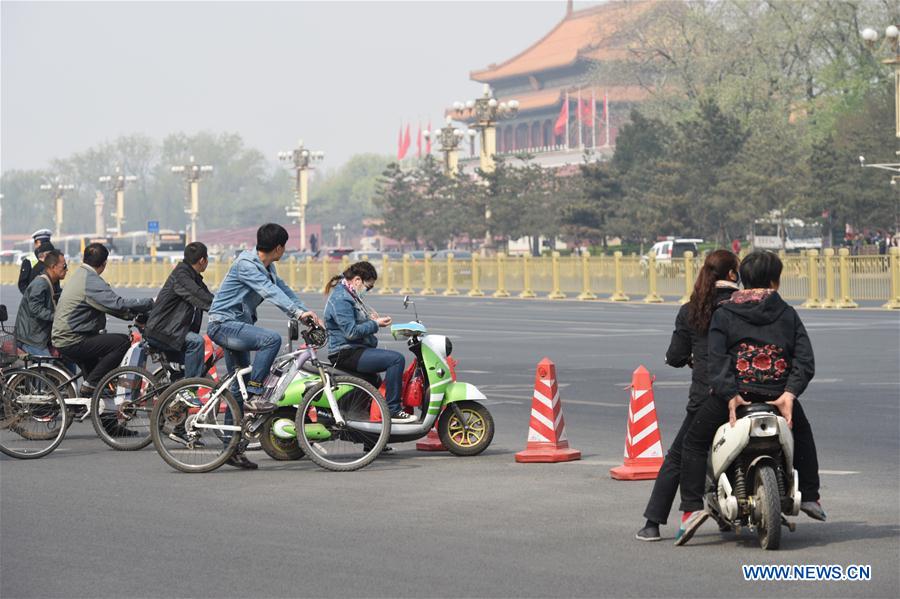 CHINA-BEIJING-ELECTRIC BIKES-BAN (CN)