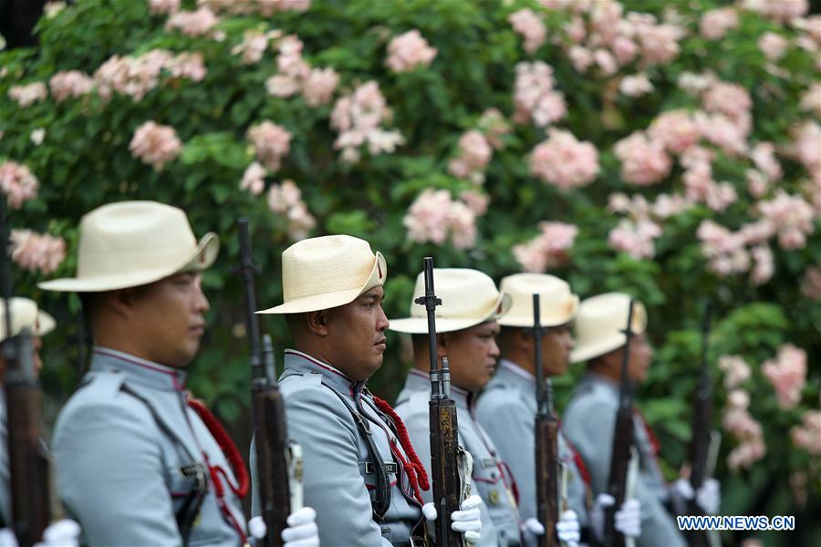 TAGUIG CITY, April 5, 2016 (Xinhua) -- Honour guards participate in the ceremony marking the start of the Philippine Veterans Week in Taguig City, the Philippines, April 5, 2016. The Philippine Veterans Week will recognize the remaining 9,500 Filipino World War II veterans, 45 of which will be honored with awards by the Philippine government for their service during the war time. (Xinhua/Rouelle Umali) 