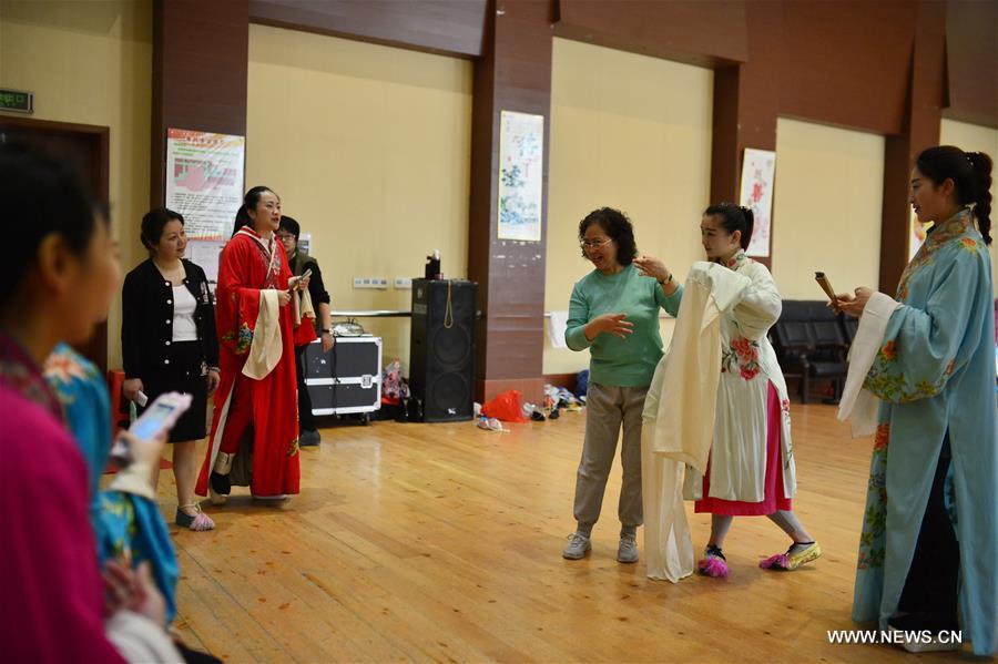 CHINA-JIANGXI-FUZHOU-TANG XIANZU-DRAMA-REHEARSAL (CN)