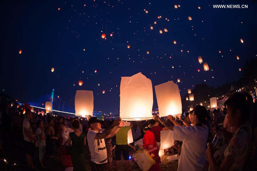 CHINA-YUNNAN-JINGHONG-SKY LANTERN (CN)