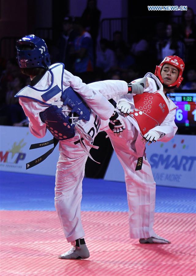 Nude women taekwondo — photo 2