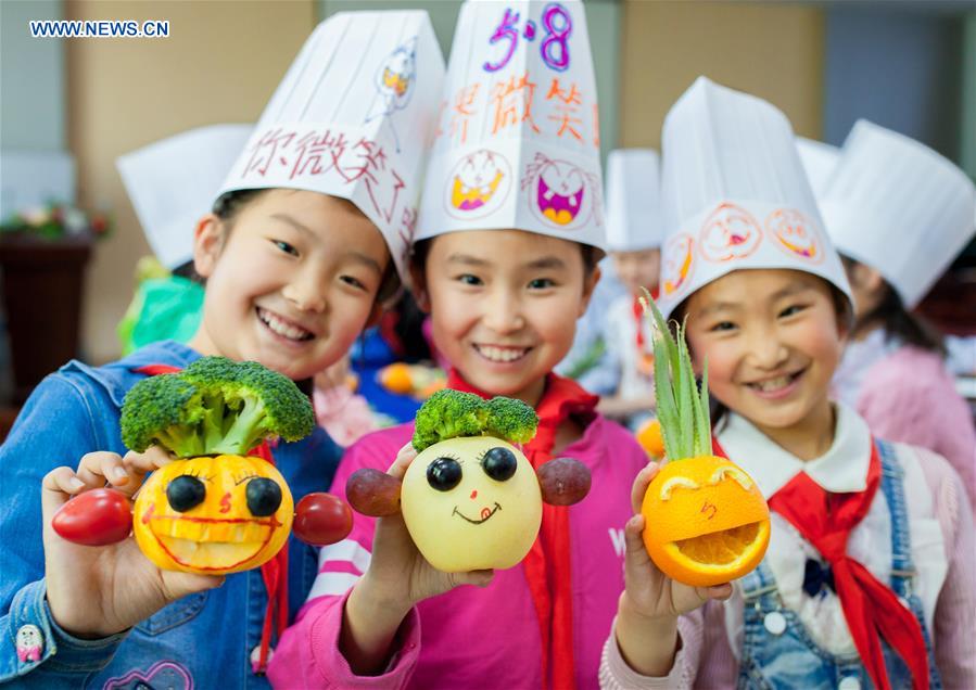 #CHINA-WORLD SMILE DAY-CELEBRATIONS (CN)