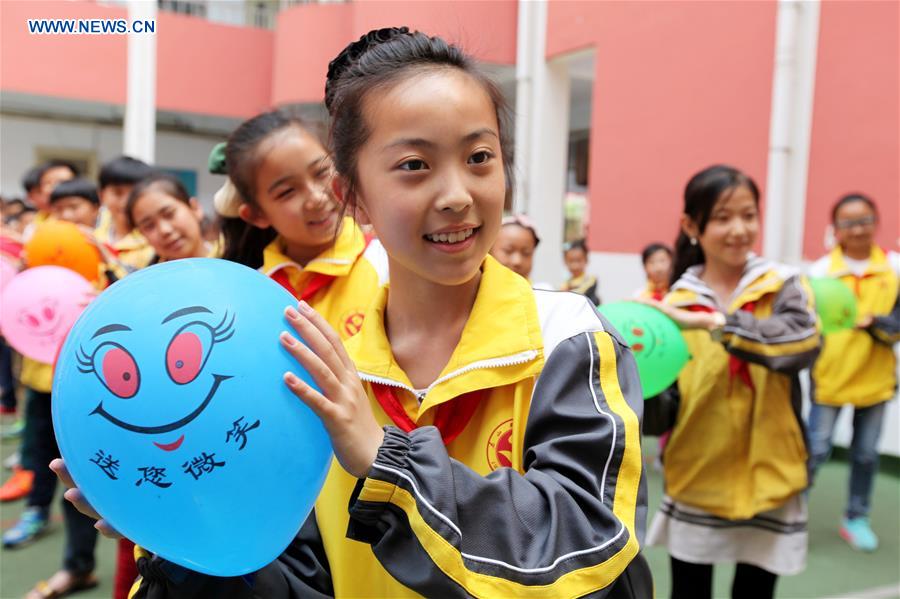 #CHINA-WORLD SMILE DAY-CELEBRATIONS (CN)