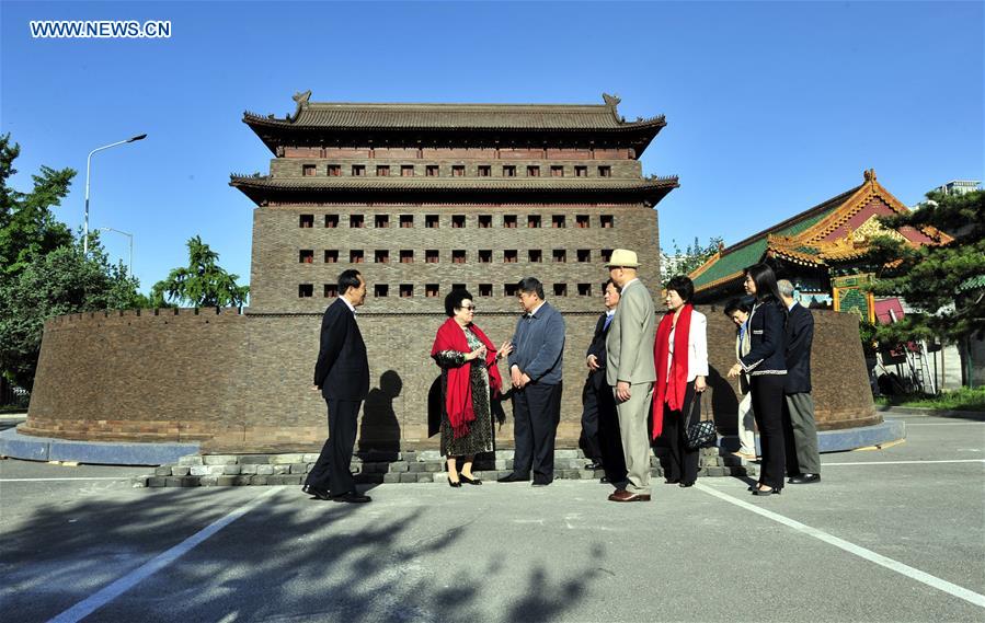 CHINA-BEIJING-ANCIENT CITY GATE-RED SANDALWOOD AND EBONY MODEL (CN) 