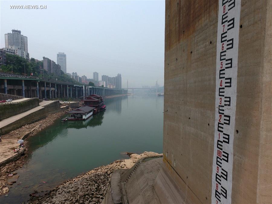 CHINA-CHONGQING-RIVERBEDS-EXPOSED (CN)
