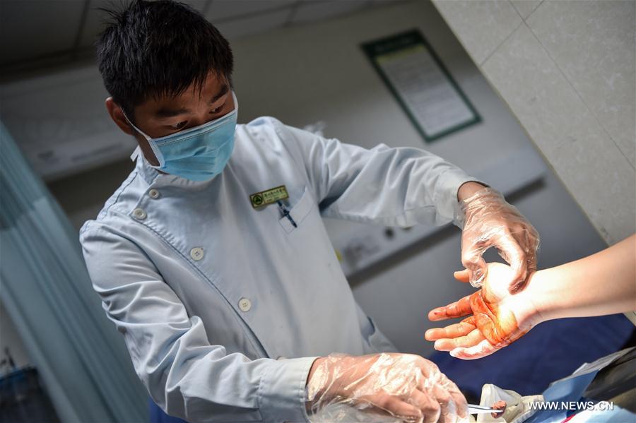 CHINA-SHENZHEN-MALE NURSES (CN)