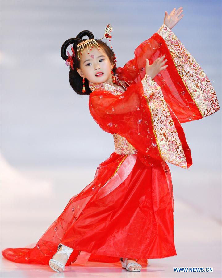 CHINA-QINGDAO-FASHION WEEK-MINI MODELS CONTEST(CN)