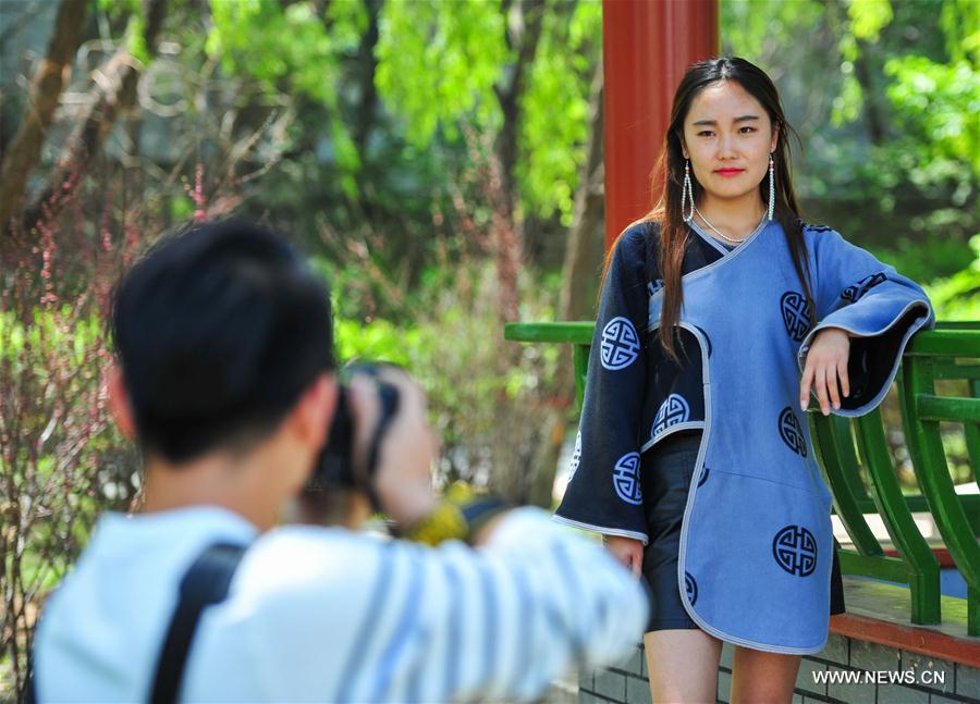 traditional graduation dresses