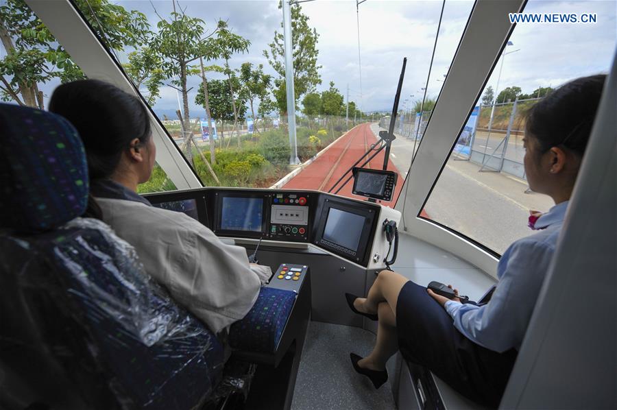 CHINA-YUNNAN-HONGHE-TRAM-CONSTRUCTION (CN)