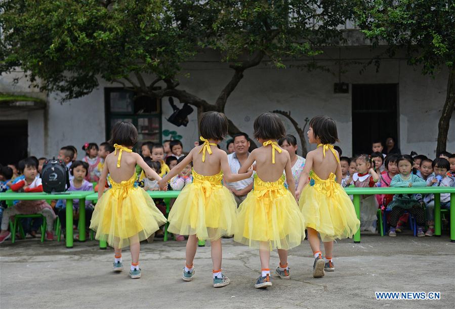CHINA-CHILDREN'S DAY-QUADRUPLETS (CN)