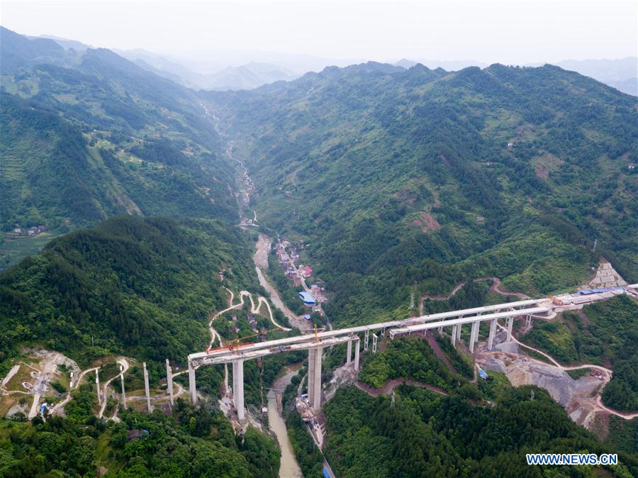 CHINA-CHONGQING-WANZHOU-LICHUAN HIGHWAY-CONSTRUCTION (CN)