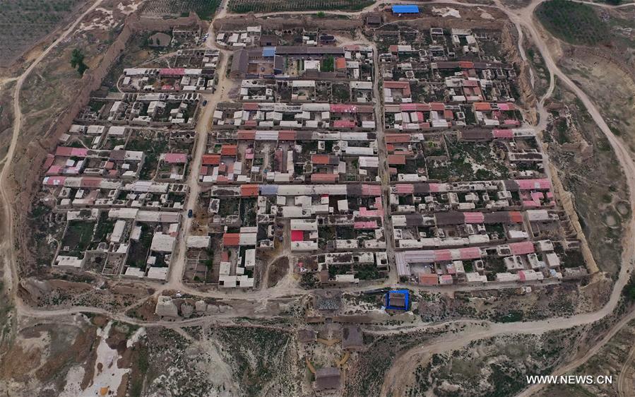 Kaiyangbu Village, 350 meters from west to east and 210 meters from south to north, is an ancient village with 2,000 years' history. 