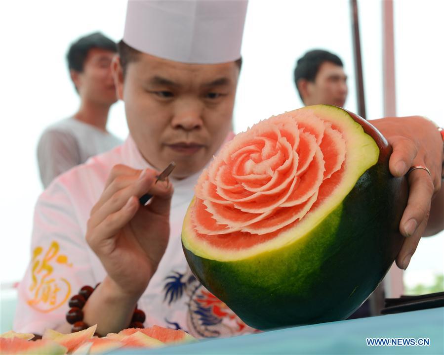 #CHINA-HENAN-WATERMELON-COMPETITION (CN)