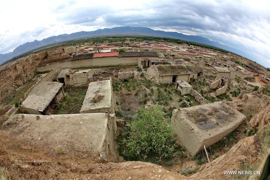 Kaiyangbu Village, 350 meters from west to east and 210 meters from south to north, is an ancient village with 2,000 years' history. 