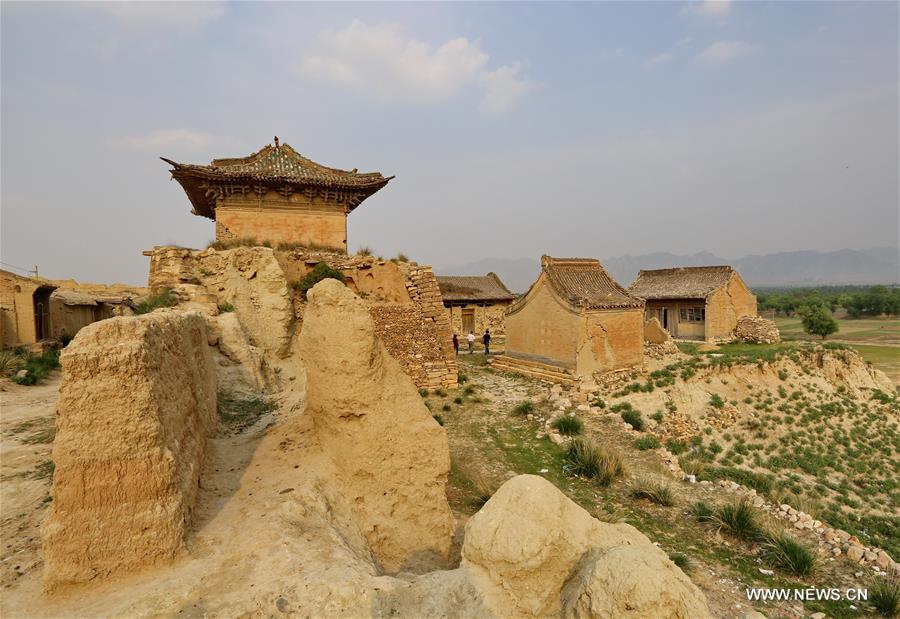 Kaiyangbu Village, 350 meters from west to east and 210 meters from south to north, is an ancient village with 2,000 years' history. 