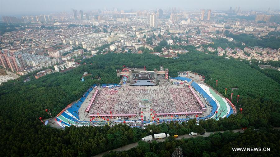 CHINA-JIANGSU-XUYI-CRAYFISH FEAST (CN)