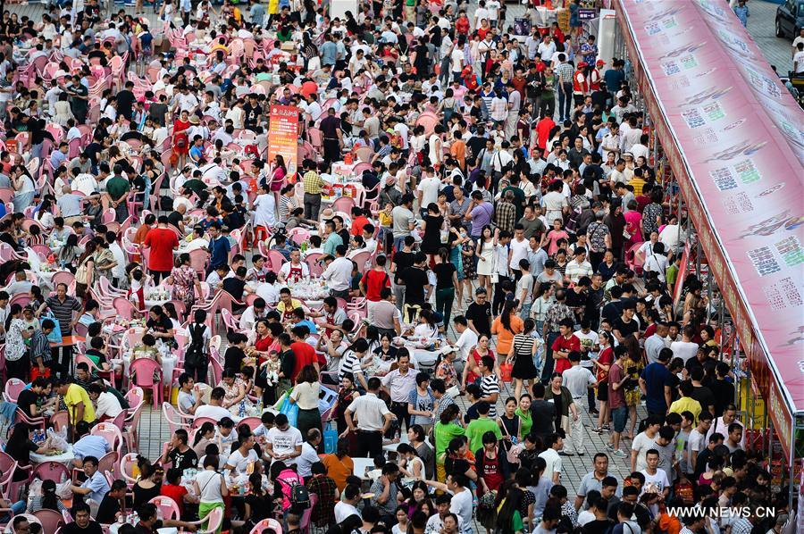 CHINA-JIANGSU-XUYI-CRAYFISH FEAST (CN)