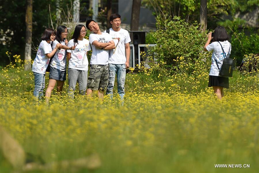 CHINA-JILIN-UNIVERSITY-GRADUATION PHOTO (CN)