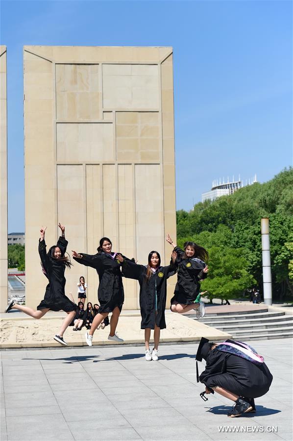 CHINA-JILIN-UNIVERSITY-GRADUATION PHOTO (CN)