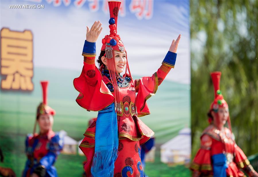 #CHINA-HOHHOT-COSTUME SHOW (CN)