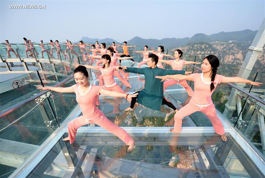 CHINA-BEIJING-YOGA LOVERS (CN)