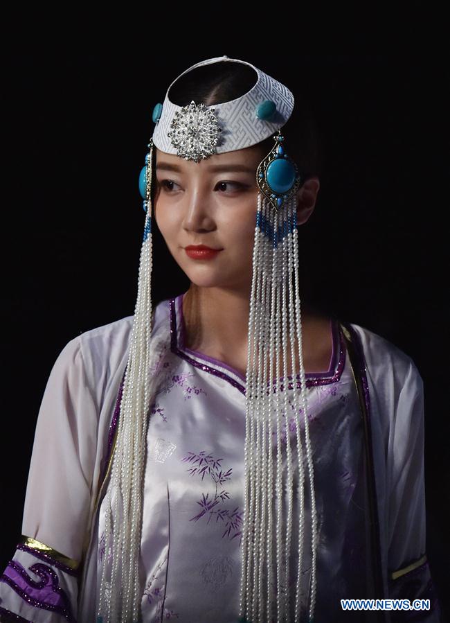 CHINA-BEIJING-FOLK COSTUME-SHOW (CN)