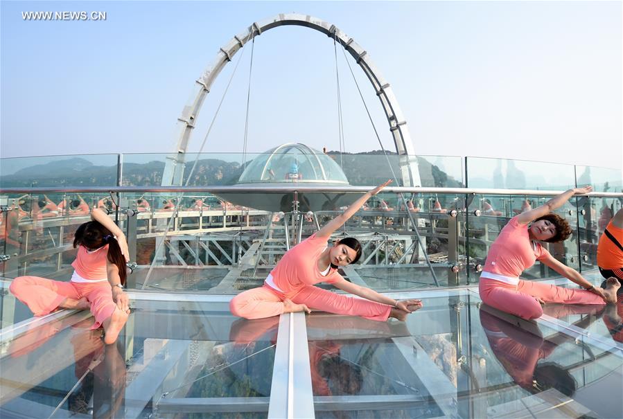 CHINA-BEIJING-YOGA LOVERS (CN)