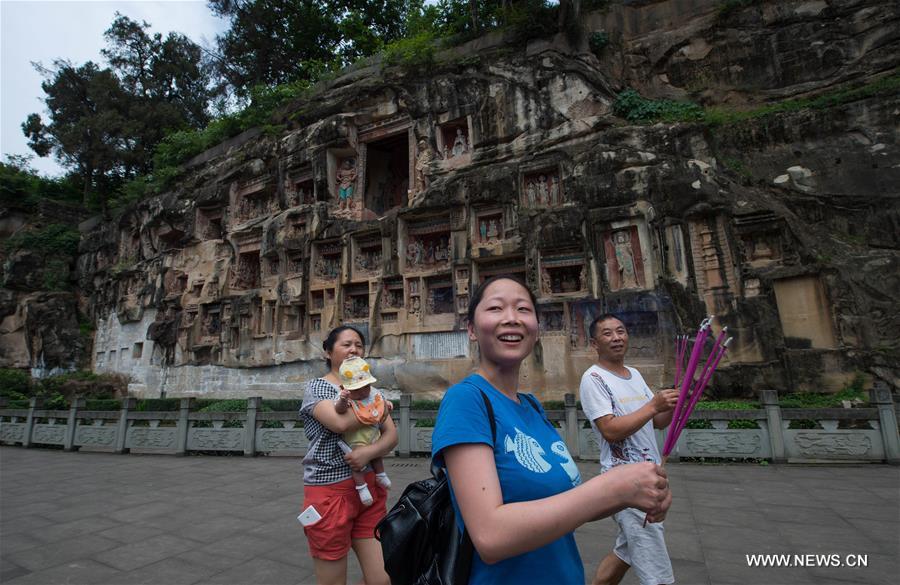 The Bazhong Grottoes feature carving and painting of the figures in Tang Dynasty. 