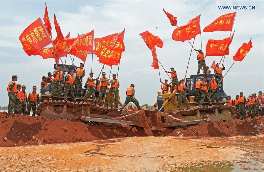 CHINA-JIANGXI-POYANG-DYKE BREACH-REPAIR (CN)