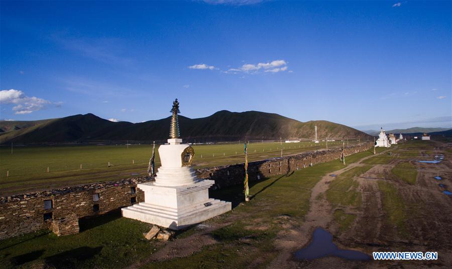 CHINA-SICHUAN-GANZI-MANI STONE SCRIPTURE WALL (CN)