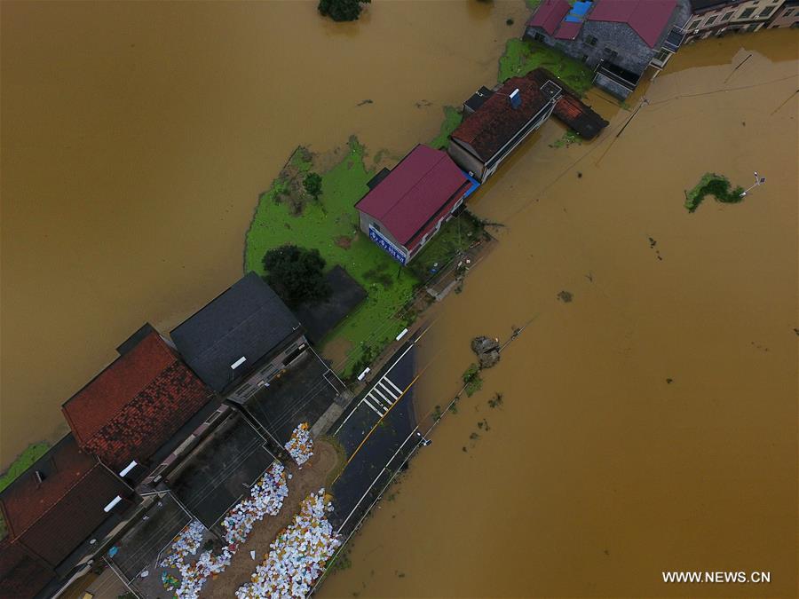 Continuous rainfall has affected 522,300 people, destroyed 600 houses and forced 40,900 to relocate in 317 townships in Hunan. 