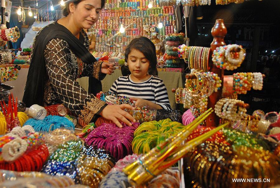 PAKISTAN-ISLAMABAD-EID-AL-FITR-EVE