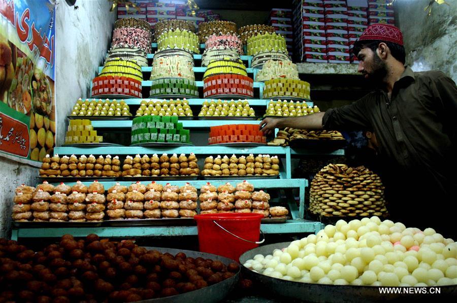PAKISTAN-PESHAWAR-EID AL-FITR-PREPARATION
