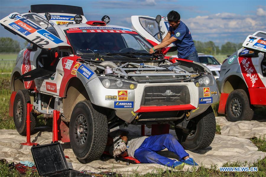 (SP)RUSSIA-UFA-SILK ROAD RALLY-CAMP
