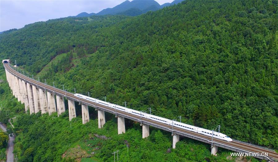 The 377-kilometer-long Yichang-Wanzhou Railroad winds through mountainous areas from its eastern station Yichang in Hubei Province to western station Wanzhou in southwest China's Chongqing.