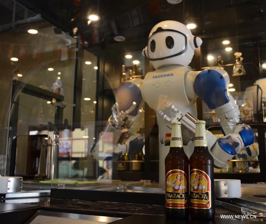 CHINA-QINGDAO-BEER ROBOT (CN)