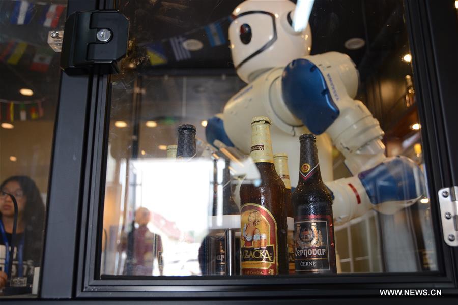 CHINA-QINGDAO-BEER ROBOT (CN)