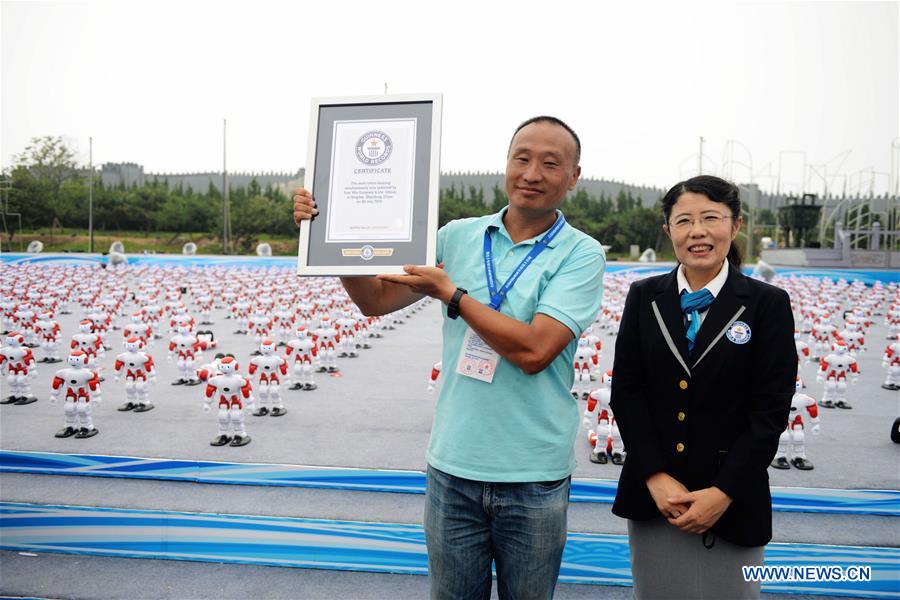 #CHINA-QINGDAO-ROBOT DANCING-GUINNESS RECORD (CN)