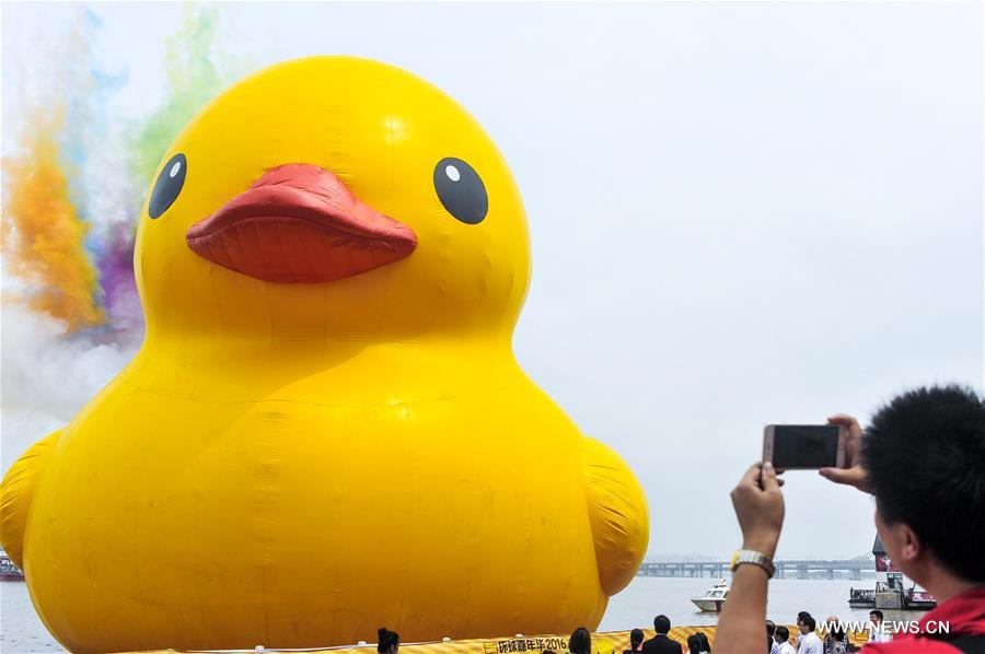 CHINA-HARBIN-RUBBER DUCK (CN)