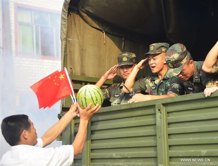 CHINA-JIANGXI-FLOOD CONTROL-SOLDIER-FAREWELL (CN)