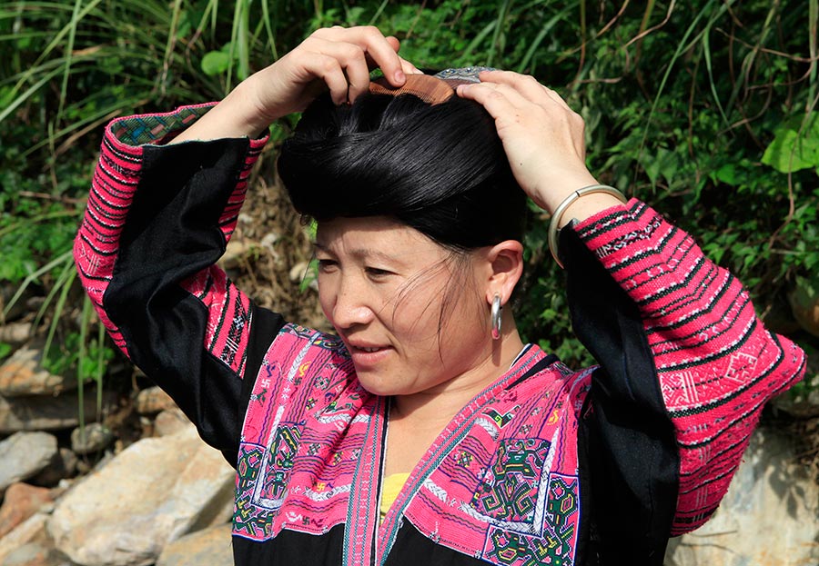 Huangluo: China's 'long hair village'