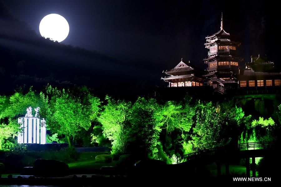 The music ritual was shown on the natural stage of the Songshan Mountain to present a rhythm combined with natural sounds and the 'Zen Music'. 