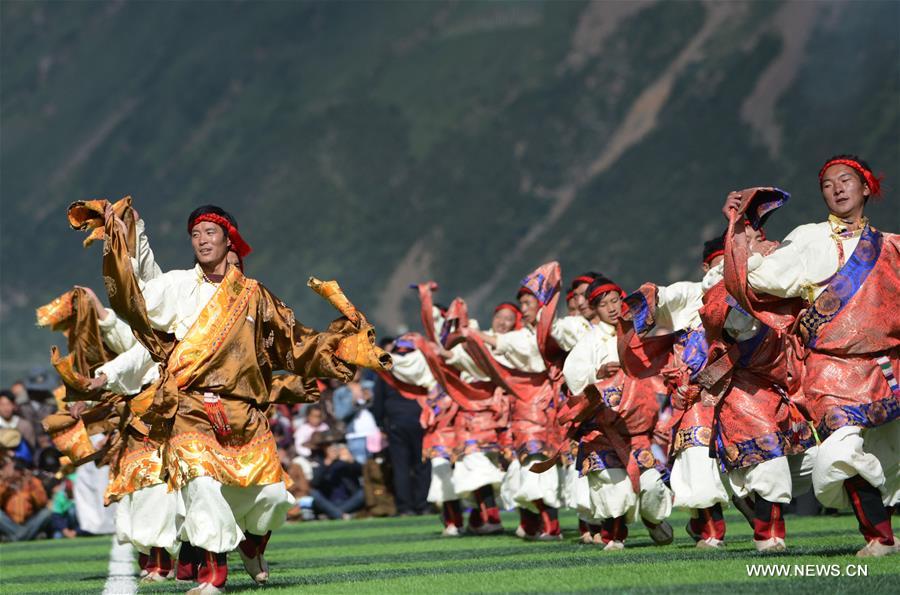 Herdsmen nearby gathered here to showcase their voice and dance.