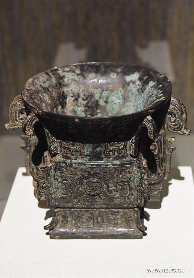 about 300 culture relics of Qin Dynasty (221-206 BC), the exhibition started in May this year.