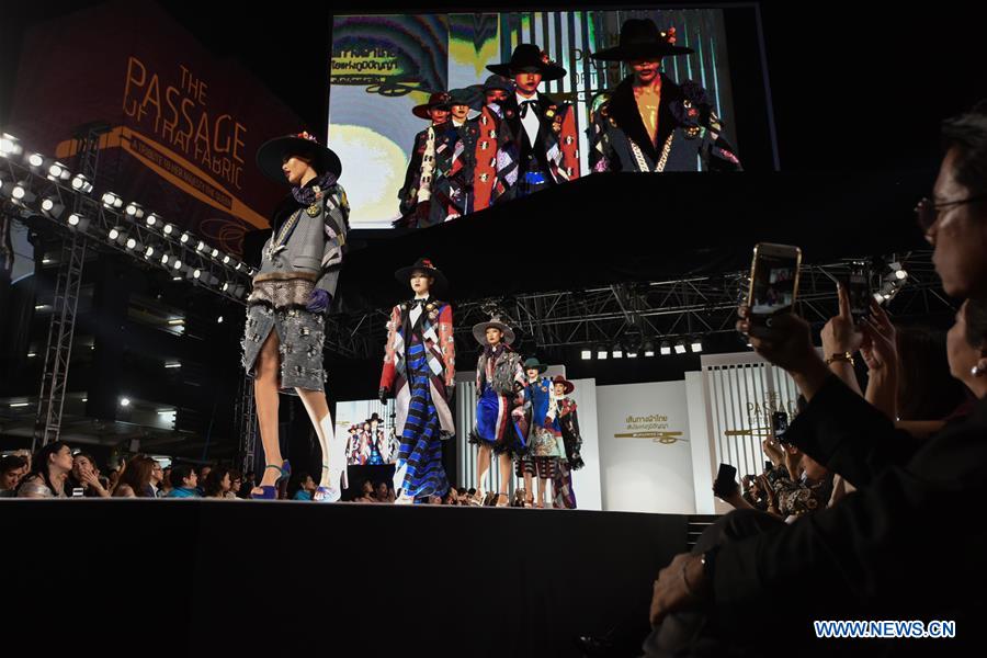 THAILAND-BANGKOK-THAI FABRIC-FASHION SHOW
